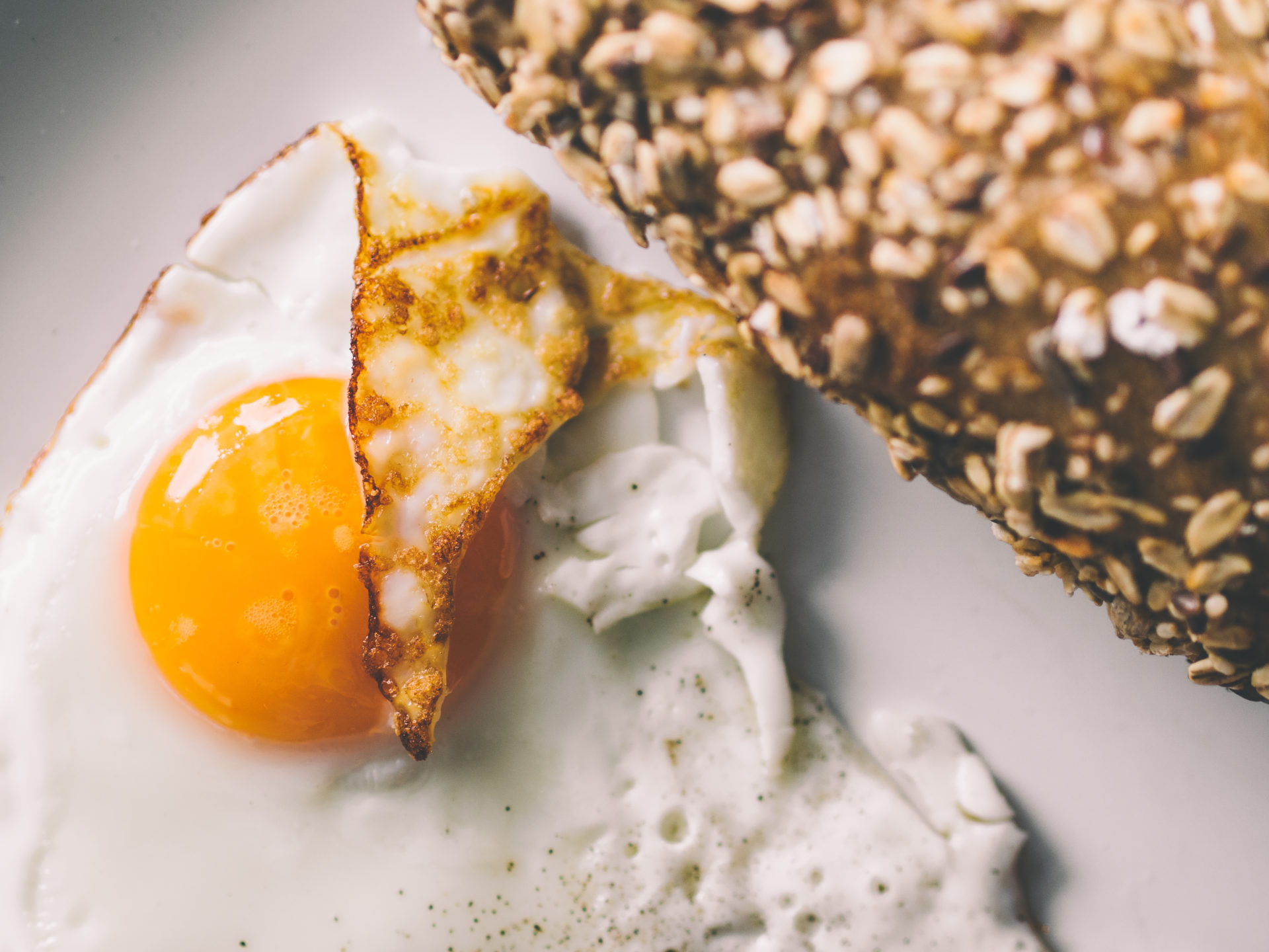 egg and wholegrain bread
